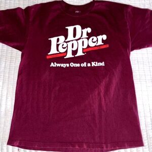 Dr Pepper Shirt Mens Medium Red Retro Logo Graphic Soda Pop Tee Tagless Cotton